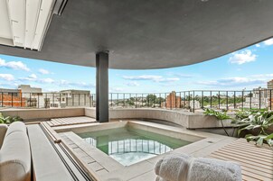 Deluxe Suite, City View | Terrace/patio