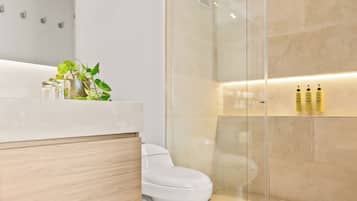 Junior Double Room, Kitchen | Bathroom