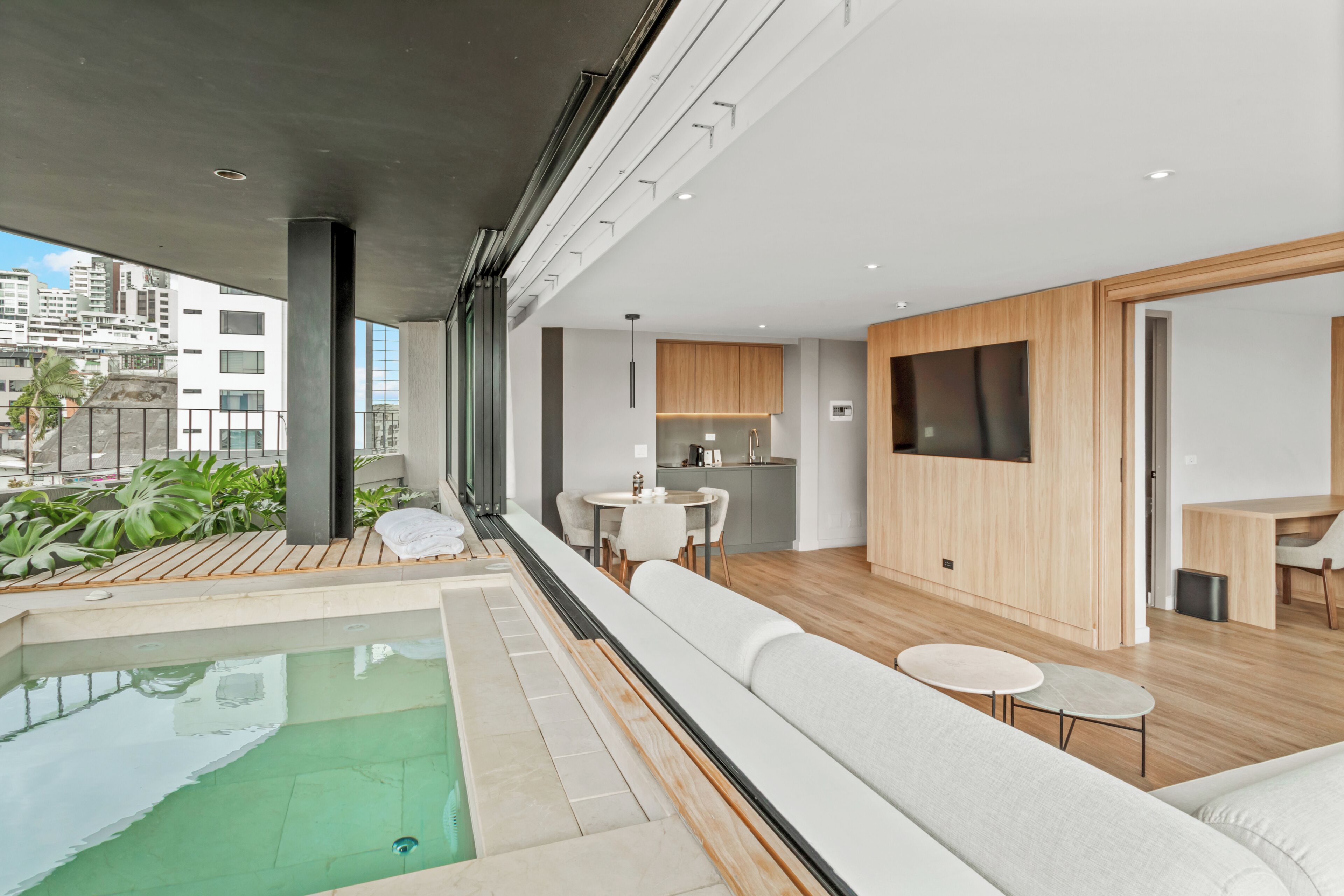 Suite – deluxe, byutsikt | Terrasse/patio