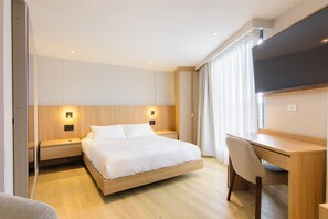 高級雙人房 | 高級寢具、房內夾萬、獨特裝修、手提電腦工作空間