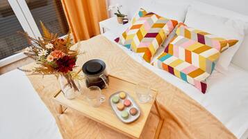 1 habitación, tabla de planchar con plancha, wifi gratis y ropa de cama