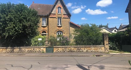 Villa Bonne Entente en Ardenne. Château Fort🏰. Nature🍀 Histoire Nautisme Vélo