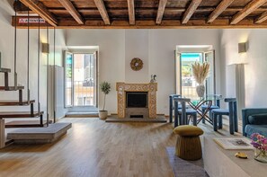 Smart-TV, Kamin