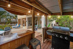 Terrace/patio - Heated Pool, Spa & Tiki Bar! Full Garage Game Room and Steps Away From The Beach (St. Augustine)