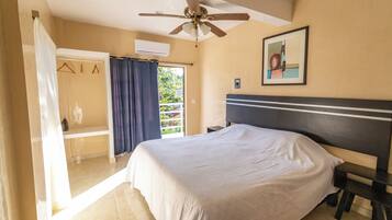 Family House, Multiple Bedrooms, Private Pool, Garden View | 11 bedrooms, blackout drapes, iron/ironing board, free WiFi