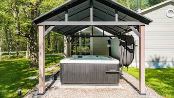 Bain à remous extérieur