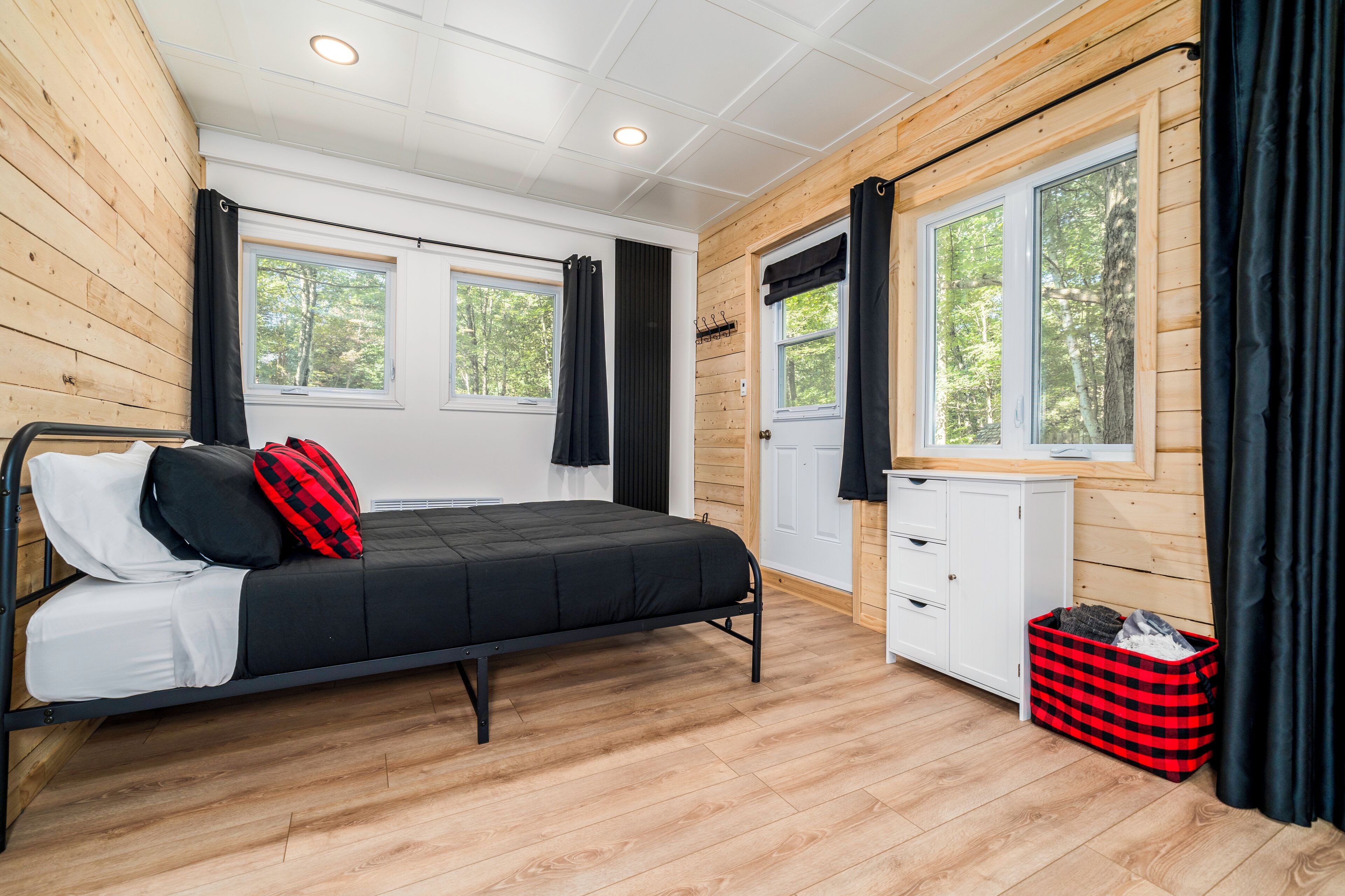 2 bedrooms, iron/ironing board, travel crib, free WiFi