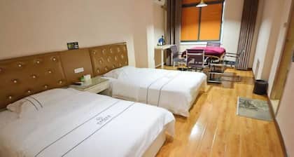 Huayi Business Hotel