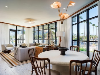 Frette Italian sheets, premium bedding, down comforters, pillowtop beds at Thompson Palm Springs, by Hyatt