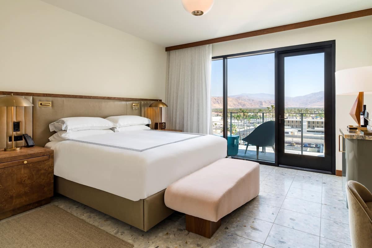 Frette Italian sheets, premium bedding, down comforters, pillowtop beds