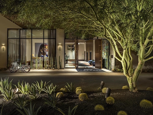 Thompson Palm Springs, by Hyatt