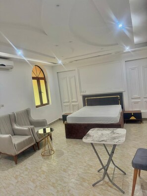 Espacio para trabajar con laptop 