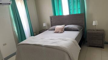 1 dormitorio, caja fuerte, tabla de planchar con plancha y wifi gratis