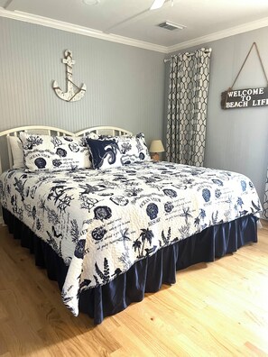 5 bedrooms, iron/ironing board, WiFi, bed sheets