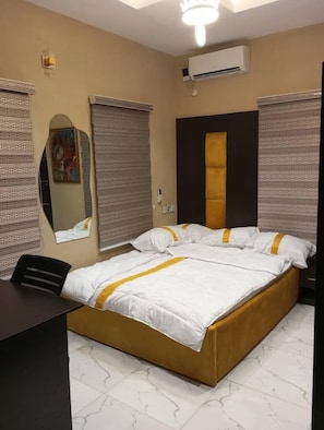 Standard Studio, Balcony | Desk, laptop workspace, free WiFi