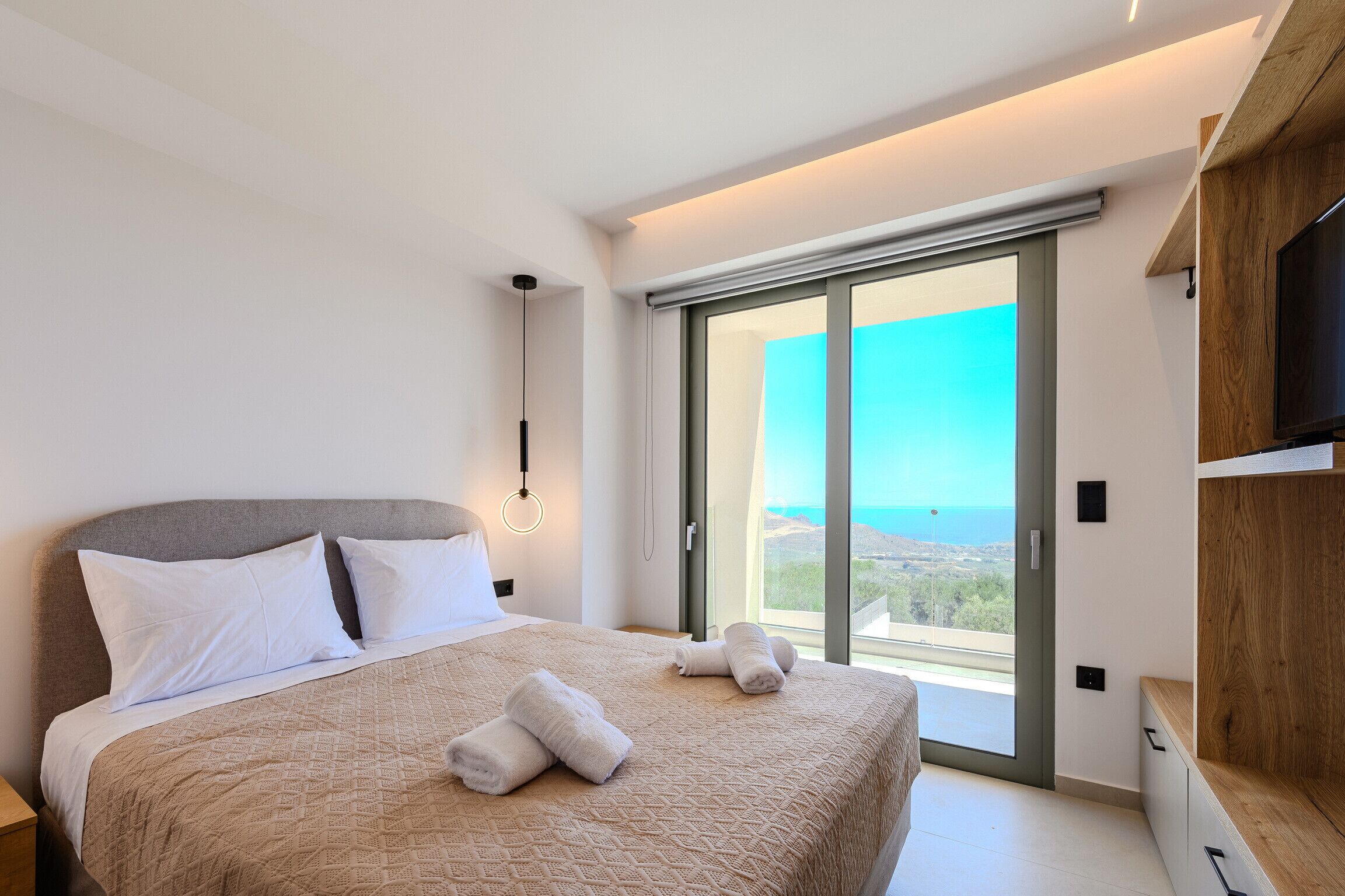 2 chambres, fer et planche à repasser, Wi-Fi gratuit, draps fournis