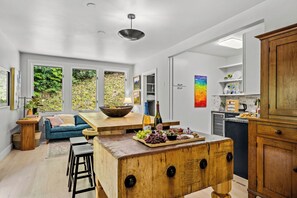 Dining - Luxe Mountain Home: Hot Tub, Sauna, Firepit, Games (Black Mountain)