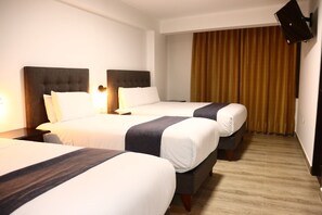 Classic Quadruple Room | Free WiFi - Tikal Inn Hotel Machupicchu (Machu Picchu)