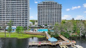 Exterior - Family-friendly Stunning condo with pool & Lake views near Disney Park   (Orlando)