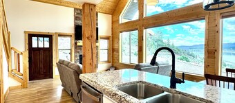 New Rental. Sleeps 8. Family Getaway with Great Views of Panguitch Lake & Sunset