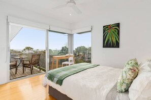 3 bedrooms, desk, iron/ironing board, WiFi