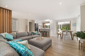 スマートテレビ、暖炉