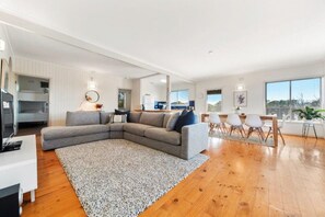 Télévision, cheminée