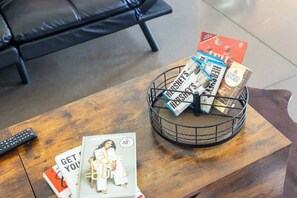 Pet-friendly - Cityscape Perch SF! (San Francisco)