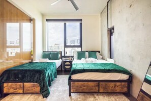 2 bedrooms, WiFi, bed sheets - Cityscape Perch SF! (San Francisco)