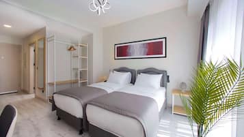 Habitación estándar, 2 camas individuales, no fumadores, cocina básica | Caja fuerte, escritorio, espacio para trabajar con un portátil