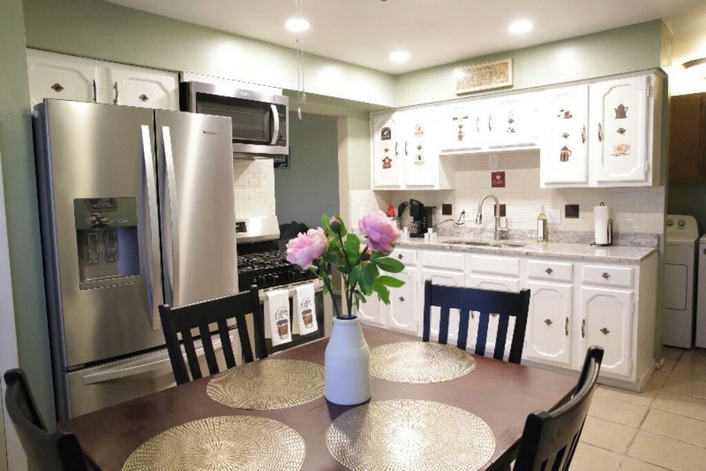 Relaxing Cozy home Bedrooms available or open to renting entire place
