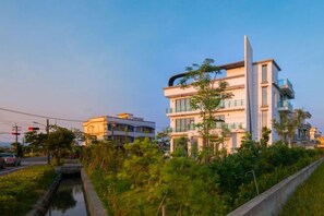 Unclassified image, 5 of 18, button - Colorful Fish Cottage (Yilan)