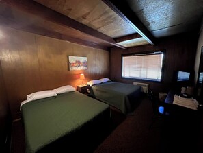 Basic Double Room, Resort View | Free WiFi - Lost Pines Lodge (Harrietta)