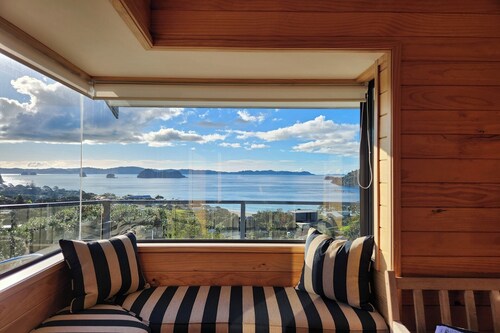 Hahei Vista - the best views you can find! Quiet part of town.