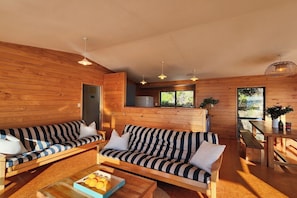 TV, fireplace - Hahei Vista, Hahei Vista on Florence Place (Hahei)