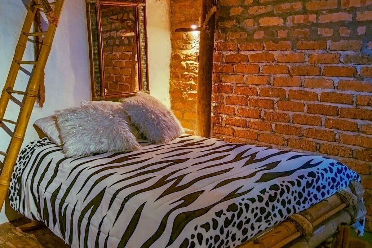 Habitación Premium doble, vistas al jardín | Escritorio y espacio para trabajar con un portátil