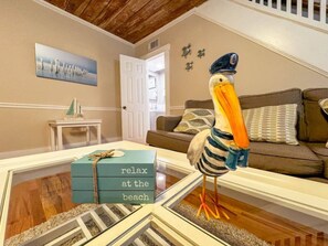 TV, fireplace - Casa Encanto King 3BR Kitchen Patio Wifi Beach 7 Min (West Palm Beach)