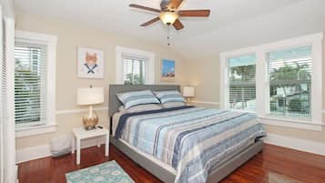 3 bedrooms, desk, iron/ironing board, WiFi