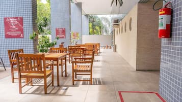 Apartment | Outdoor dining