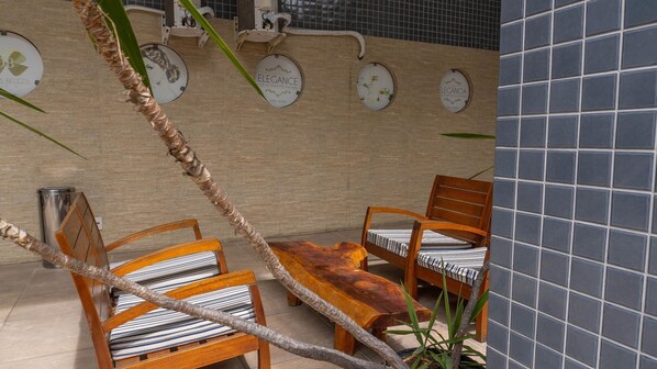 Interior - Flats at Beach Class Convention by Yolo (Recife)