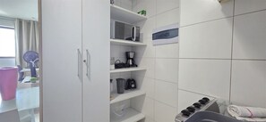 Apartment | Private kitchen | Fridge, microwave, oven, cookware/dishes/utensils - Flats at Beach Class Convention by Yolo (Recife)
