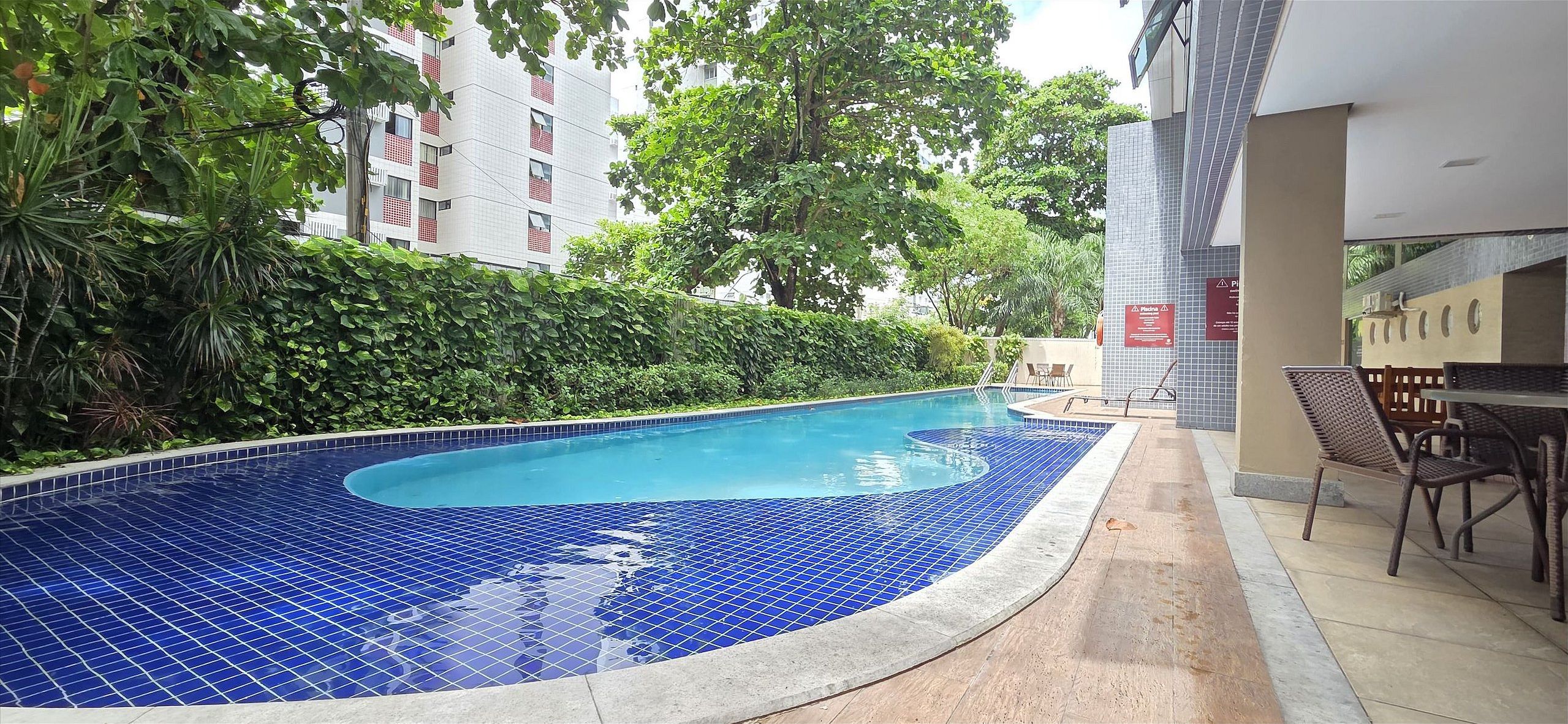 Kolam renang outdoor