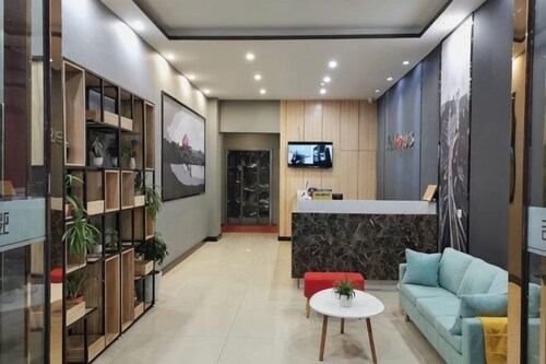Junyi Chain Hotel (Tianmen baoan palza Store)