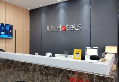 Junyi Chain Hotel (Tianmen baoan palza Store)