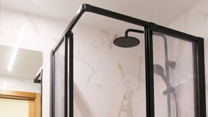 Hair dryer - Studio Gáveas in Lively Bairro Alto by Lisbeyond (Lisboa)