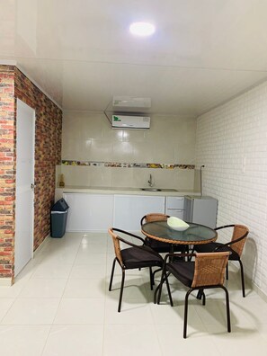 Dining - Beautiful ocean view house, garage, Ac, laundry, fully equipped, dog friendly 🐕 (Pedernales)