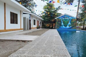 Outdoor pool - Casa Nena Hotel & Resort Iloilo by RedDoorz (Miagao)