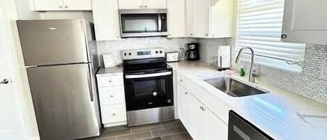 Dishwasher, coffee/tea maker, toaster