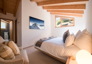 3 dormitorios, tabla de planchar con plancha, wifi gratis y ropa de cama