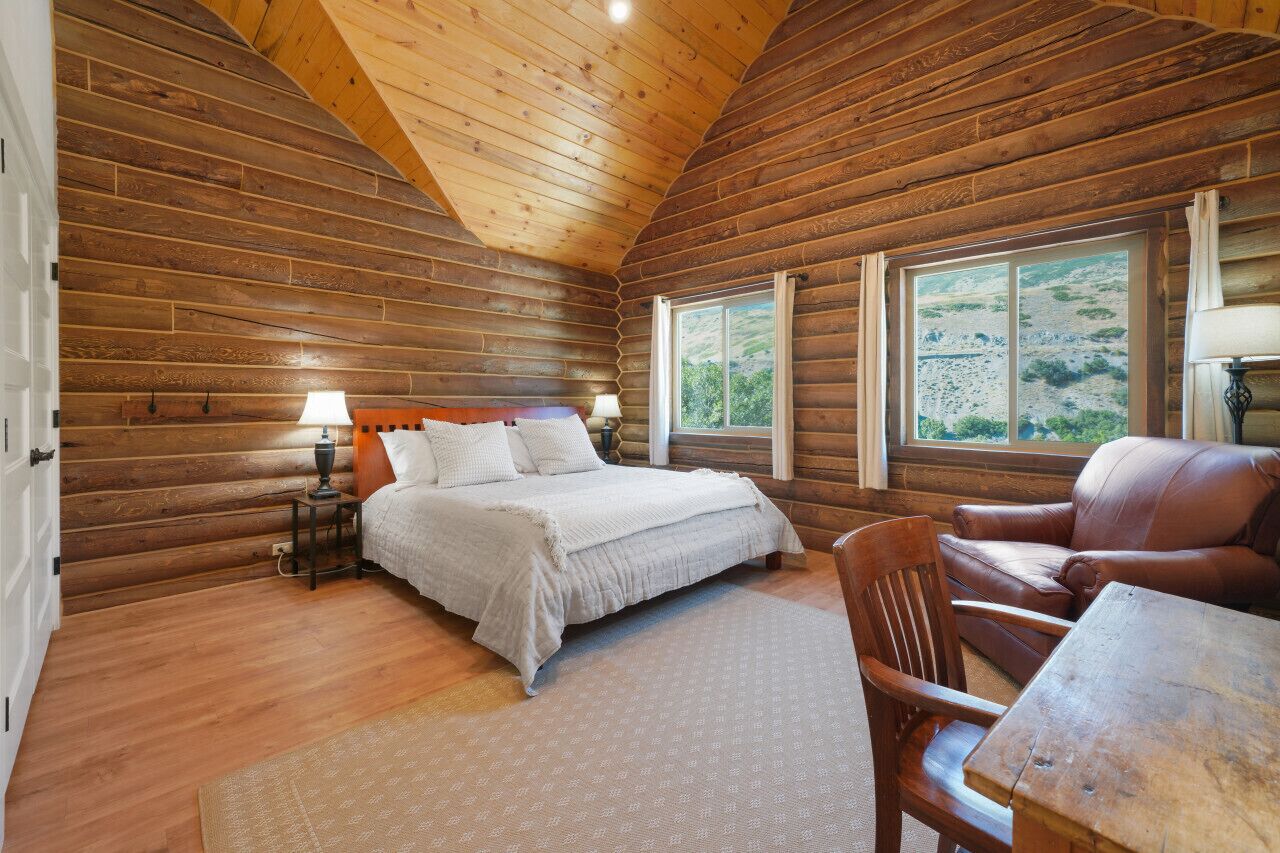 Cute Cabin W/ Mountain Views *King Bed* - Provo, UT